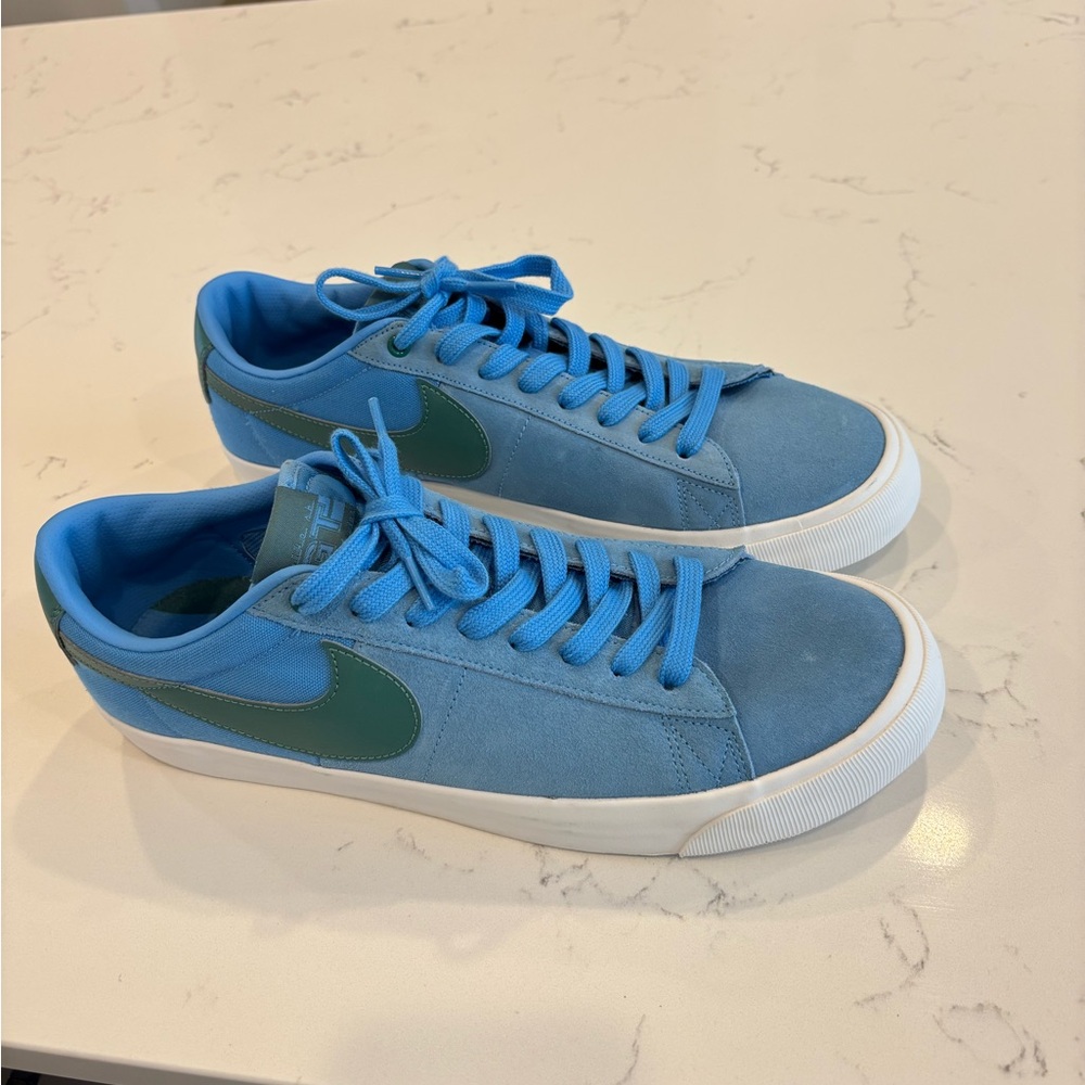 Like New Nike SB Zoom Blazer Low Pro GT